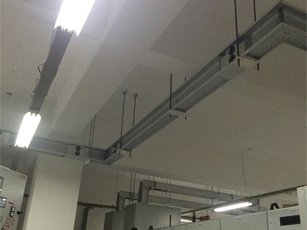 母線(xiàn)現(xiàn)場(chǎng)照片