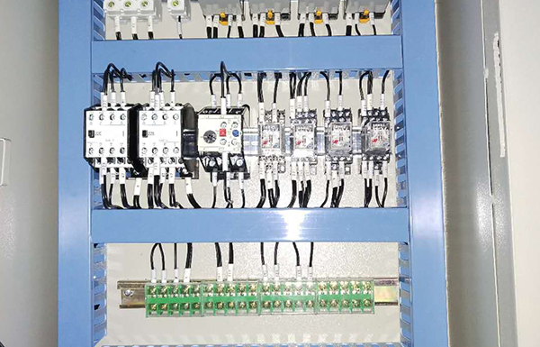 生產(chǎn)控制柜、水阻柜企業(yè)，維護、維修